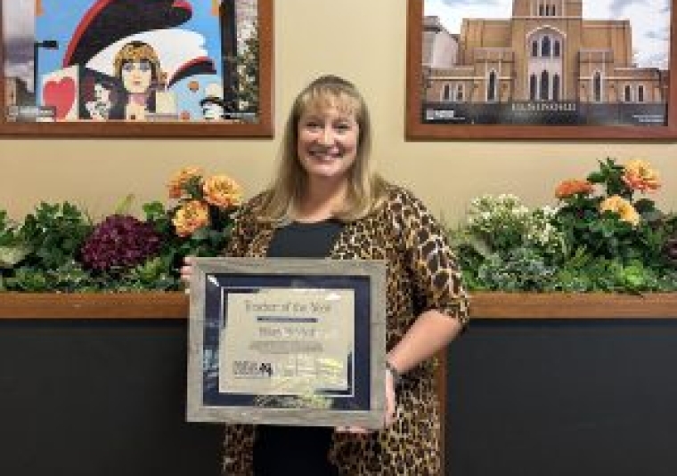 Hillary Mehlhoff - FCS Teacher of the year / Hillary Mehlhoff- Maestra del año de la clase de Ciencias de la Familia y del Consumidor